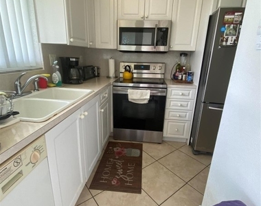 2100 Ne 38th Street - Photo Thumbnail 2