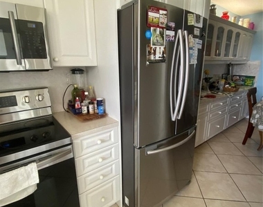 2100 Ne 38th Street - Photo Thumbnail 1
