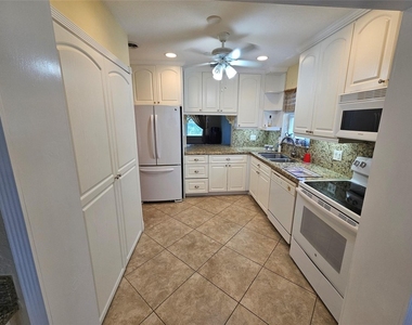 6650 Royal Palm Boulevard - Photo Thumbnail 3