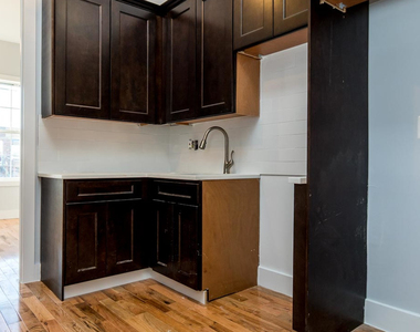 179 Stanhope Street - Photo Thumbnail 13