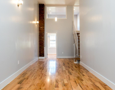179 Stanhope Street - Photo Thumbnail 16