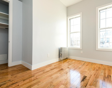 179 Stanhope Street - Photo Thumbnail 4