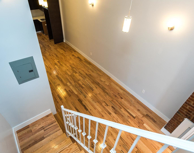 179 Stanhope Street - Photo Thumbnail 2