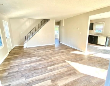 46 Beaverdale Lane - Photo Thumbnail 3