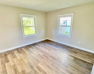 46 Beaverdale Lane - Photo Thumbnail 7