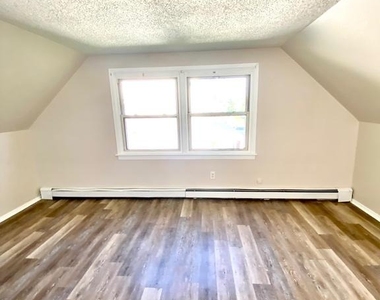 46 Beaverdale Lane - Photo Thumbnail 10