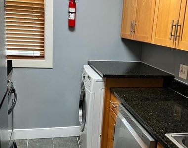 2838 Hartford Street Se - Photo Thumbnail 4