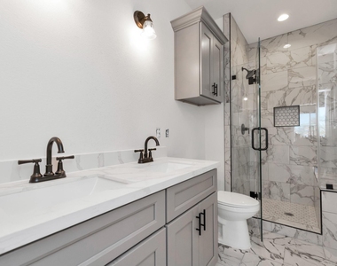 8636 Scott Street - Photo Thumbnail 13
