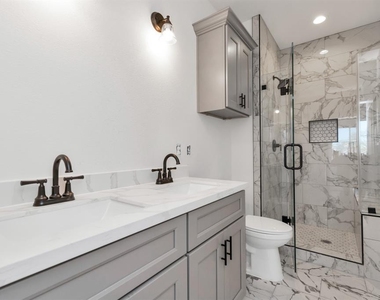 8636 Scott Street - Photo Thumbnail 8