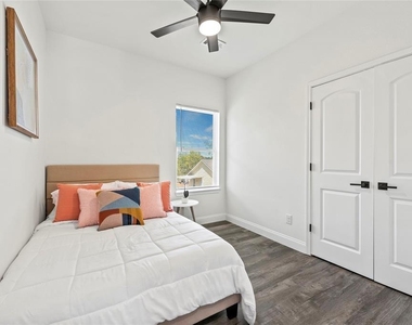 8636 Scott Street - Photo Thumbnail 16