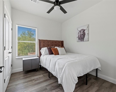 8636 Scott Street - Photo Thumbnail 15