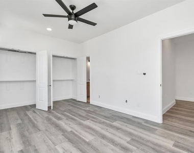 8636 Scott Street - Photo Thumbnail 7