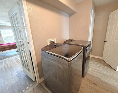 560 Brandon Road - Photo Thumbnail 10
