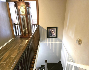 560 Brandon Road - Photo Thumbnail 13