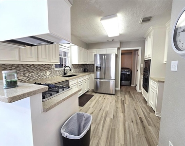 560 Brandon Road - Photo Thumbnail 3