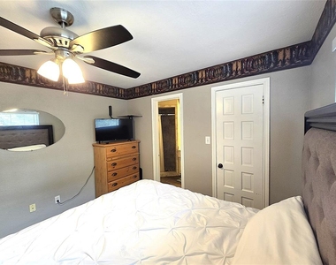560 Brandon Road - Photo Thumbnail 16