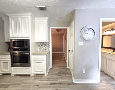 560 Brandon Road - Photo Thumbnail 4
