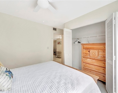 1925 Courtyard Way - Photo Thumbnail 13