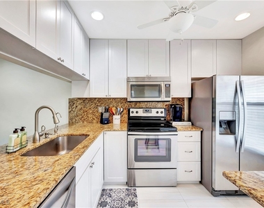 1925 Courtyard Way - Photo Thumbnail 16