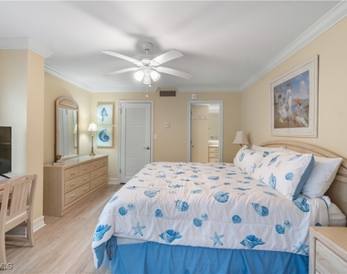 3443 Gulf Shore Boulevard N - Photo Thumbnail 12