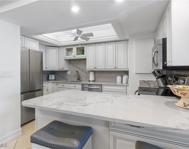 3443 Gulf Shore Boulevard N - Photo Thumbnail 3