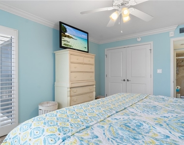 3443 Gulf Shore Boulevard N - Photo Thumbnail 8