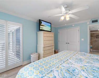 3443 Gulf Shore Boulevard N - Photo Thumbnail 10