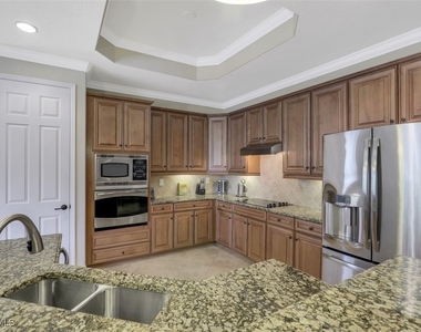 9530 Piacere Way - Photo Thumbnail 15
