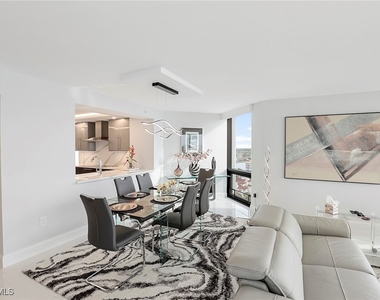 4751 Gulf Shore Boulevard N - Photo Thumbnail 9