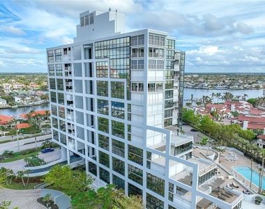 4751 Gulf Shore Boulevard N - Photo Thumbnail 3