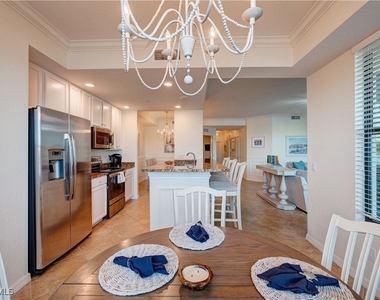 9521 Avellino Way - Photo Thumbnail 6