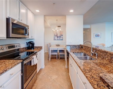 9521 Avellino Way - Photo Thumbnail 4
