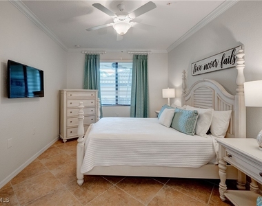 9521 Avellino Way - Photo Thumbnail 16