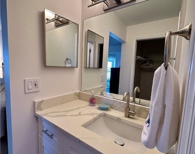 10686 Gulfshore Drive - Photo Thumbnail 12