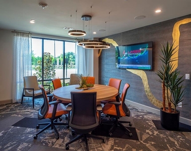 1724 Partnership Way - Photo Thumbnail 4