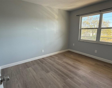805 Louisville Street - Photo Thumbnail 11