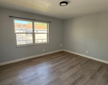 805 Louisville Street - Photo Thumbnail 7