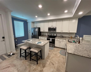 14091 Heritage Landing Boulevard - Photo Thumbnail 2