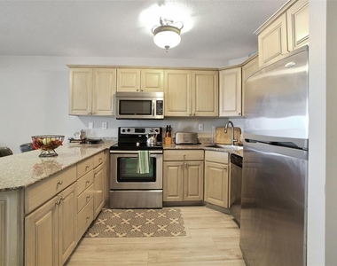 1050 Longboat Club Road - Photo Thumbnail 3