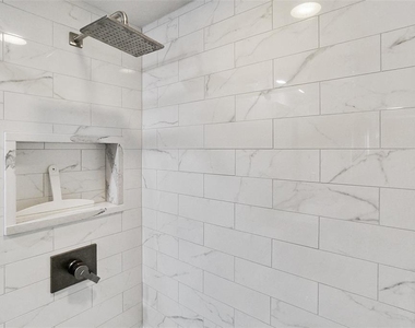 1050 Longboat Club Road - Photo Thumbnail 17