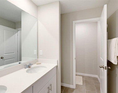 17063 Coral Key Drive - Photo Thumbnail 18