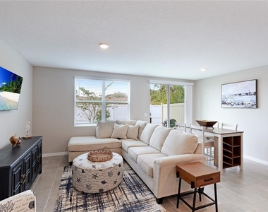 17063 Coral Key Drive - Photo Thumbnail 4