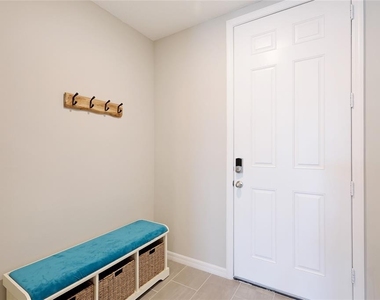 17063 Coral Key Drive - Photo Thumbnail 5