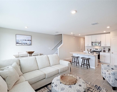 17063 Coral Key Drive - Photo Thumbnail 11