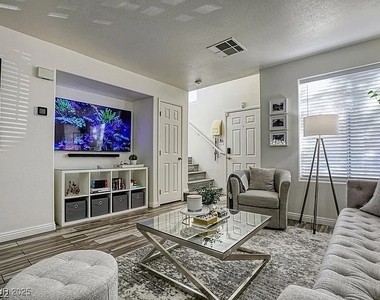 6080 Saint Petersburg Drive - Photo Thumbnail 3