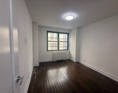 96 5th Avenue - Photo Thumbnail 5