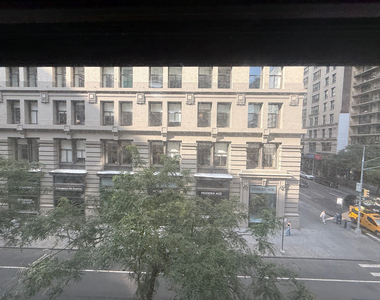 96 5th Avenue - Photo Thumbnail 3