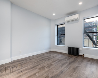 320 Throop Avenue - Photo Thumbnail 2