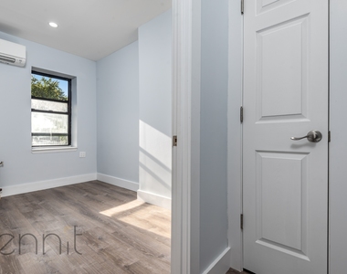 320 Throop Avenue - Photo Thumbnail 4