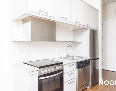 100 Dupont Street - Photo Thumbnail 6